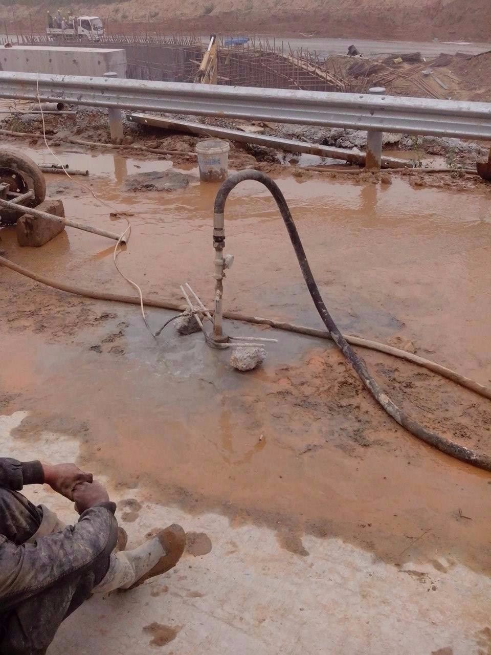 芙蓉路基压密注浆